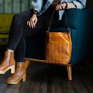 Alexis Drake Train Shoulder Tote - Leather, Whisky